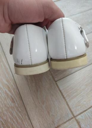 Туфлі лакові білі царівна6 фото