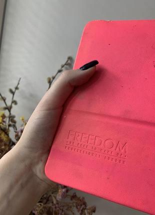 Палетка тіней тіні палітра тіней для повік freedom makeup london eyeshadow palette pro artist pad3 фото