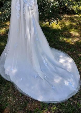 Королівське весільне плаття айворі зі шлейфом, розшите, гудзички8 фото