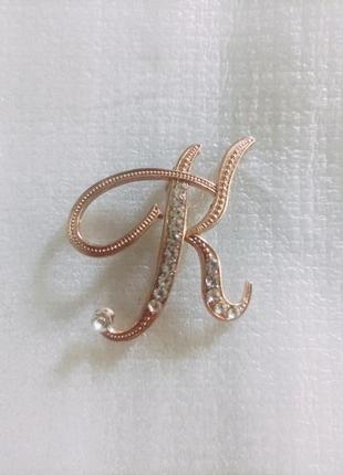 Брошка "літера к"