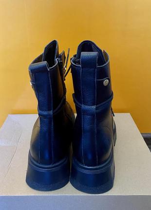 Ботинки кожаные tamaris чёрные3 фото