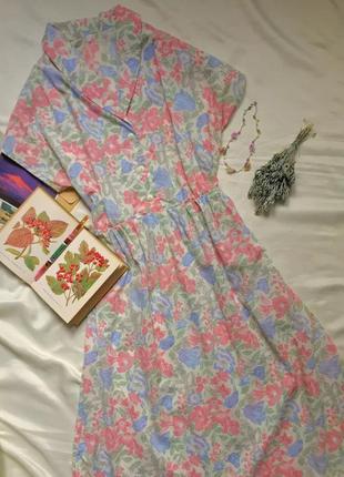 Вінтажна сукня у квітковий принт1 фото