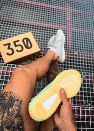 Женские кроссовки adidas yeezy boost 350 v2 wolf grey green glow 36-37-384 фото