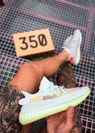 Женские кроссовки adidas yeezy boost 350 v2 wolf grey green glow 36-37-388 фото