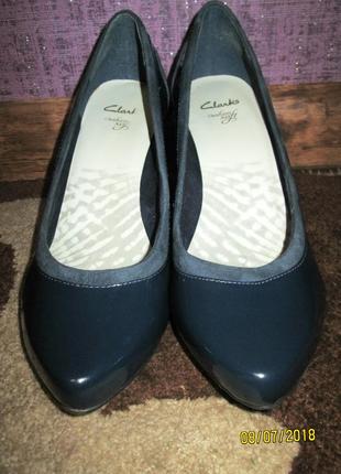 Туфли лаковые clarks2 фото