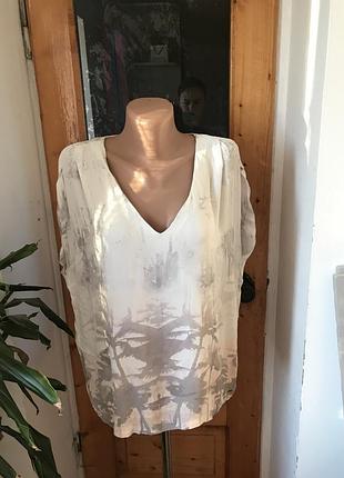 Легка та приємна блуза