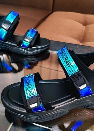 Стильні босоніжки