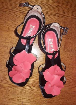 Embis босоніжки