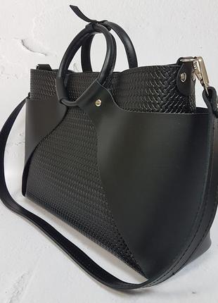 Оригинальная сумка из натуральной кожи черная с плетенкой2 фото
