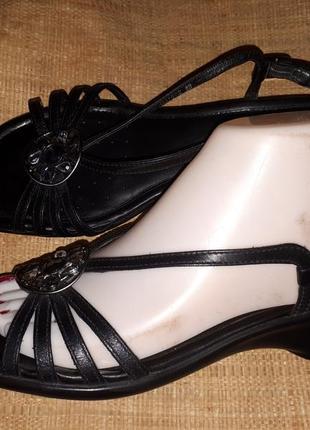 38-25.5 кожа geox made in brazil