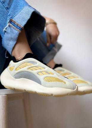 Женские кроссовки adidas yeezy boost 700 v3 saflower 36-37-38-39-40-41