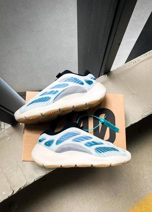 Женские кроссовки adidas yeezy boost 700 v3 kyanite 36-37-38-39-40-419 фото