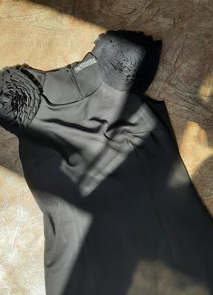 Сукня маленька чорна вечірнє святкове святкове плаття чорне маленьке погони волани рюші класичне класика6 фото
