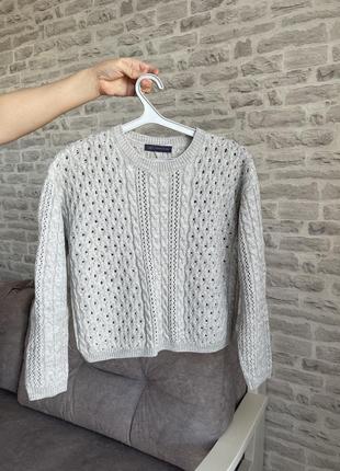 Серый свитер с красивой вязкой размер м