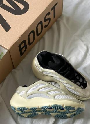 Кроссовки adidas yeezy 700