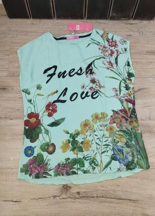 Женская футболка блуза в цветочный принт