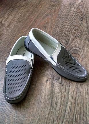 Нові туфлі,мокасіни з перфорацією для хлопчика 35р-22 см