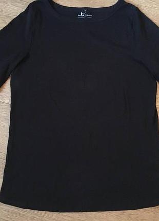 Базова чорна футболка