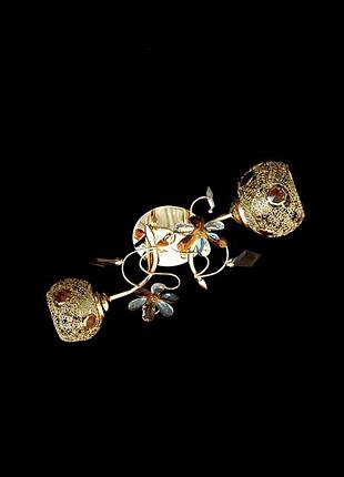 Люстра на 2 лампи з ажурними металевими плафонами