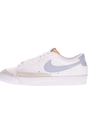 Жіночі кросівки nike blazer low white blue.
