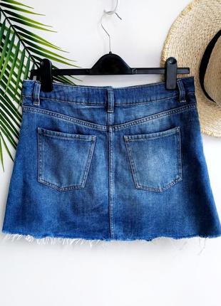 Легкая джинсовая мини юбка а-образного силуэта с необработанным низом h&m.2 фото