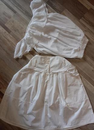 Білий костюм-спідниця-міді.блуза на плечі м-л