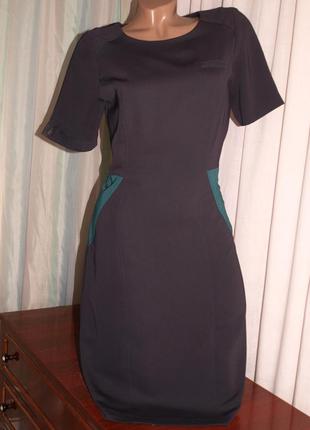 Платье по фигуре (s замеры) на лёгкой подкладе, красивое, изумительно смотрится