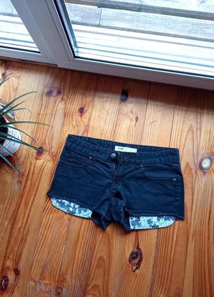 Шорти