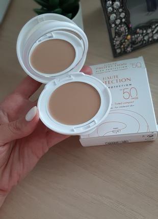 Крем - пудра avene spf50