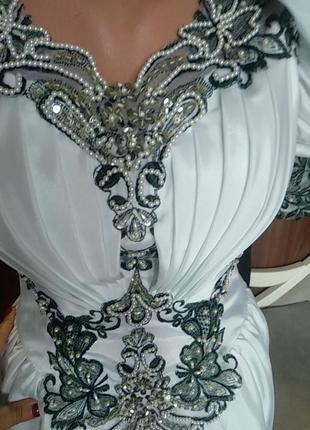 Вінтажна сукня королеви4 фото