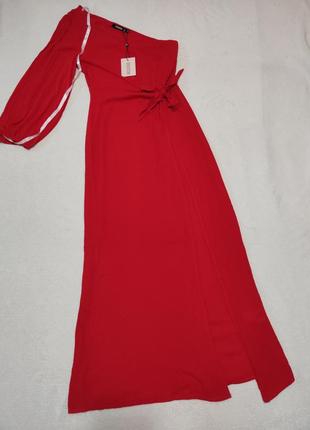 Длинное красное платье на одно плечо на запах5 фото