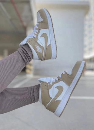 Шкіряні високі кросівки nike air jordan white beige4 фото