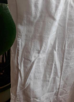 Білосніжна сукня з поясом6 фото