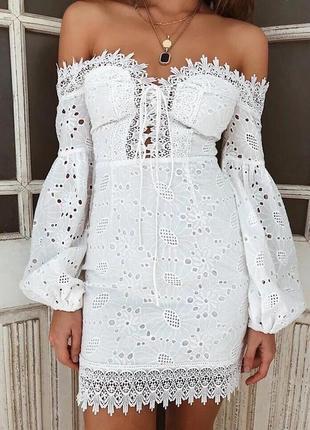 Шикарне білосніжне натуральне плаття з відкритими плечима1 фото
