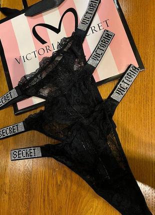 Комплект со стразами victoria's secret трусики бюстгалтер кружево6 фото