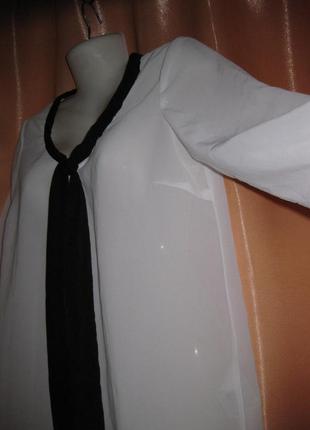Шифонова легка прозора біла блузка сорочка vero moda м км1146 з чорним шарфом краваткою8 фото