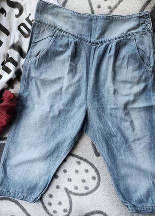 Легкие джинсовые шорты
