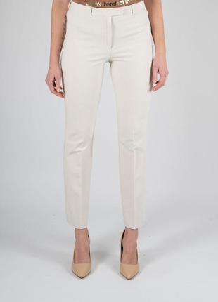 Белые фирменные брюки