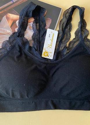 Жіночий безшовний топ з мереживом на чашку c/d