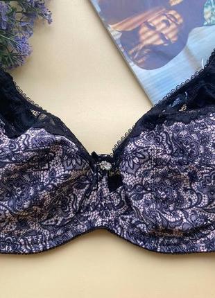 Чорно-бежевий бюстгальтер великого розміру на чашку е без поролону