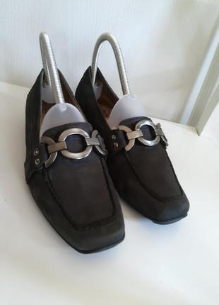 Кожаные женские туфли лоферы