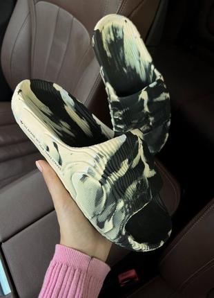 Тапочки yeezy adilette slide carbon black matte