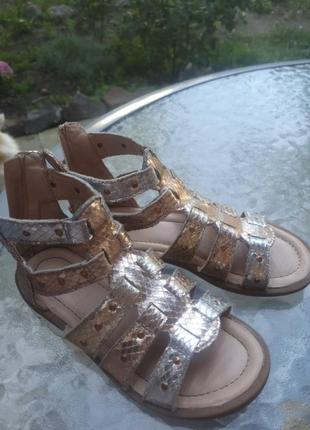 Босонжки для дівчинки