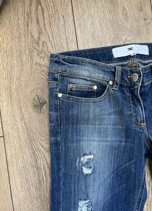 Рваные женские джинсы elisabetta franchi6 фото