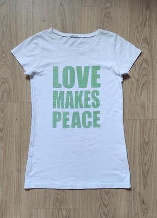 Футболка з актуальних принтом love makes peace / натуральна бавовна