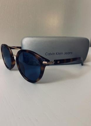 Сонцезахисні окуляри calvin klein