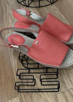 Брендові босоніжки💯usa🇺🇸7 фото