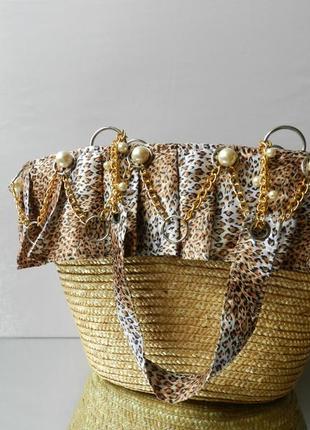 ✅ шикарна плетена пляжна сумка з ланцюжками і перлами ширина по верху 45 см ширина денця 27 см висот2 фото