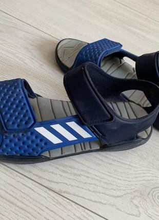 Босоніжки adidas