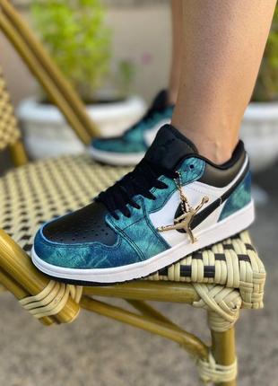 Женские кроссовки nike air jordan 1 low tie dye2 фото